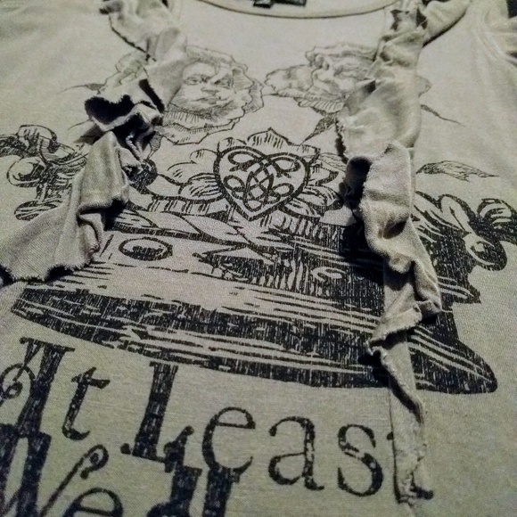 Alice in Wonderland ruffle graphic tee/tank XS - Picture 3 of 7